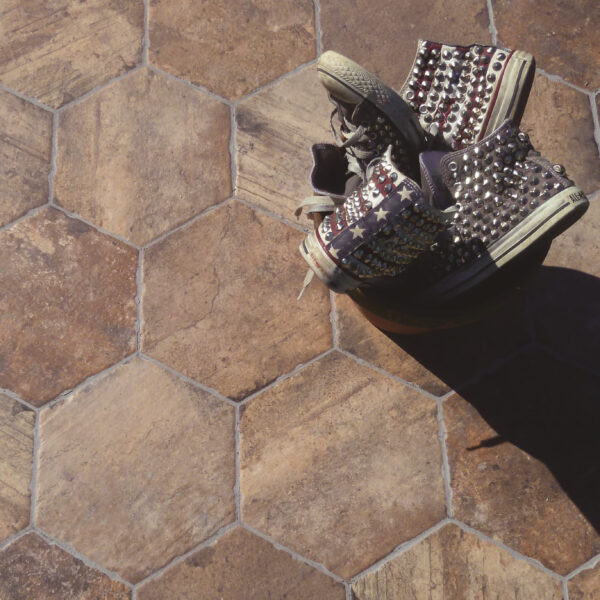 Chicago Slate Street Hexagon tile on floor